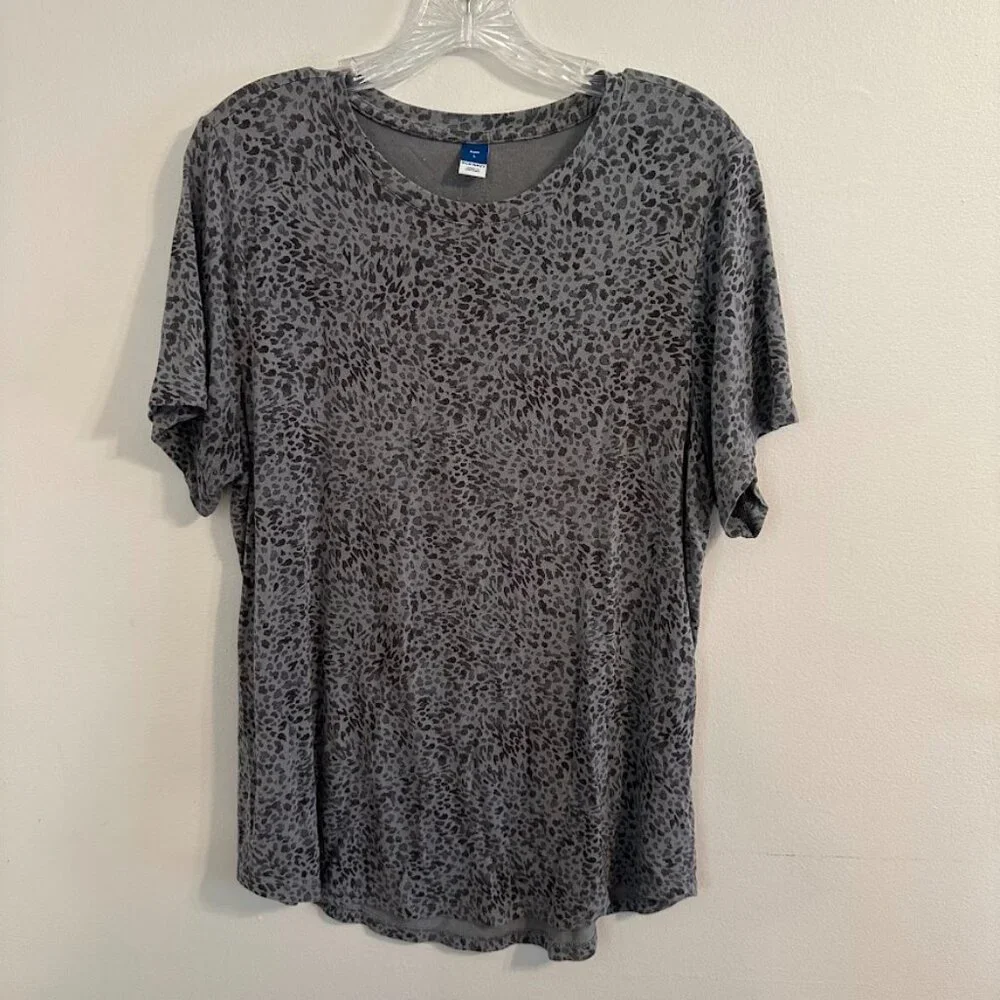 Old Navy Luxe Short Sleeve T-Shirt in Gray Leopard Print Cheetah Print, Large - Picture 2 of 5